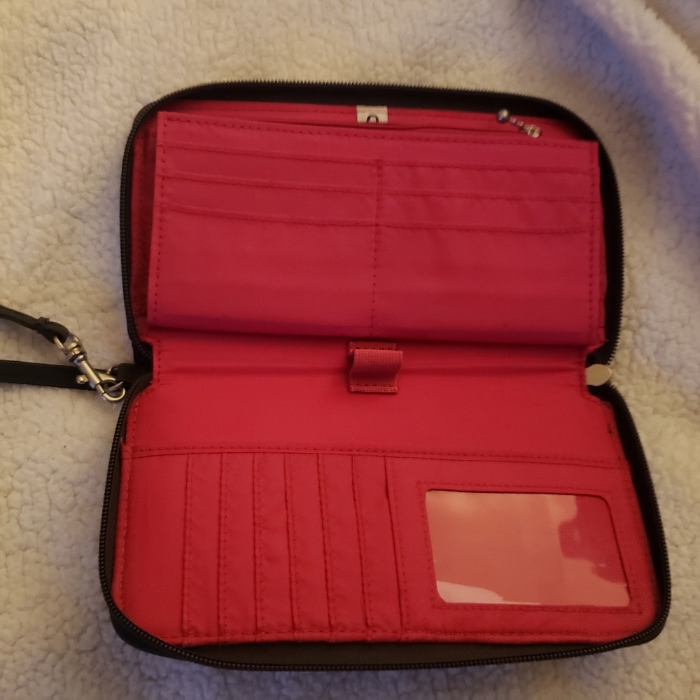 Baggalini clutch